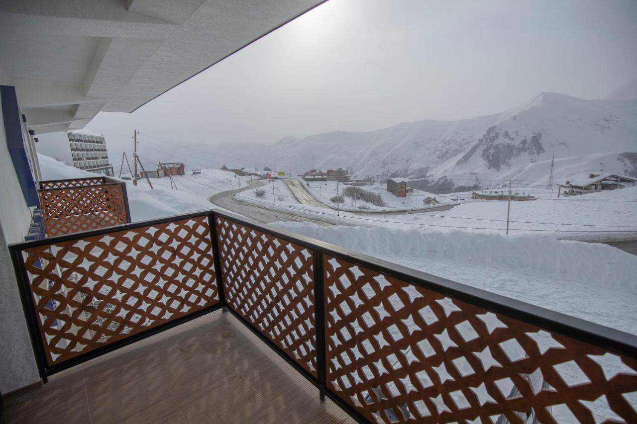 Snow Rooms Hotel 구다우리 외부 사진