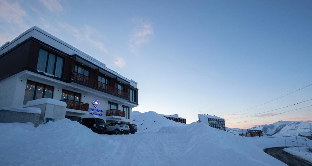 Snow Rooms Hotel 구다우리 외부 사진