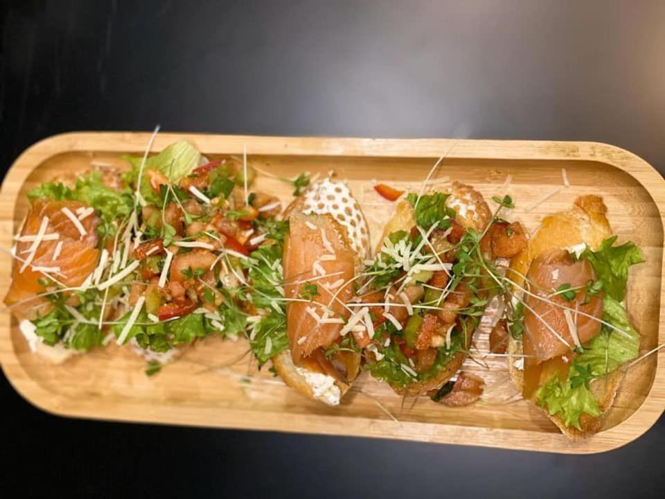 Snow Rooms Hotel 구다우리 외부 사진